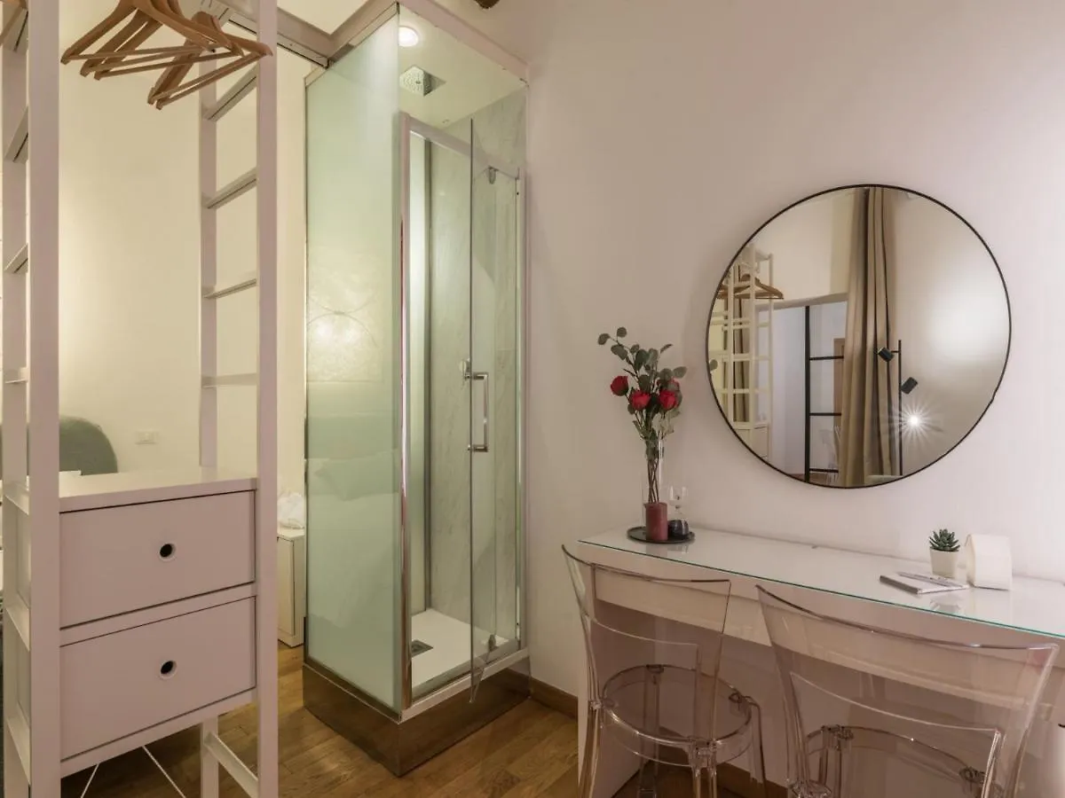 The Best Rent - Cozy Two-Bedroom Apartment In Via Dei Condotti Rome Italy