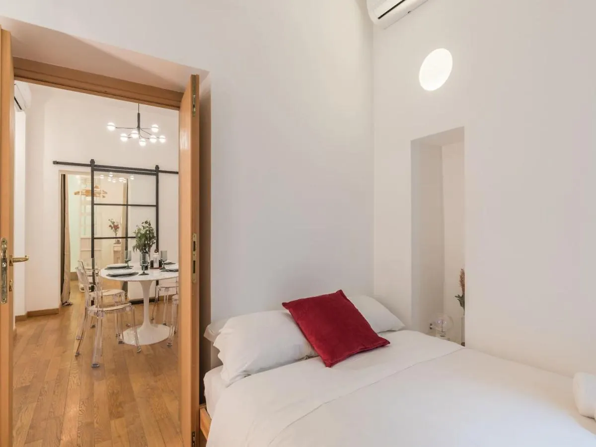 The Best Rent - Cozy Two-Bedroom Apartment In Via Dei Condotti Rome